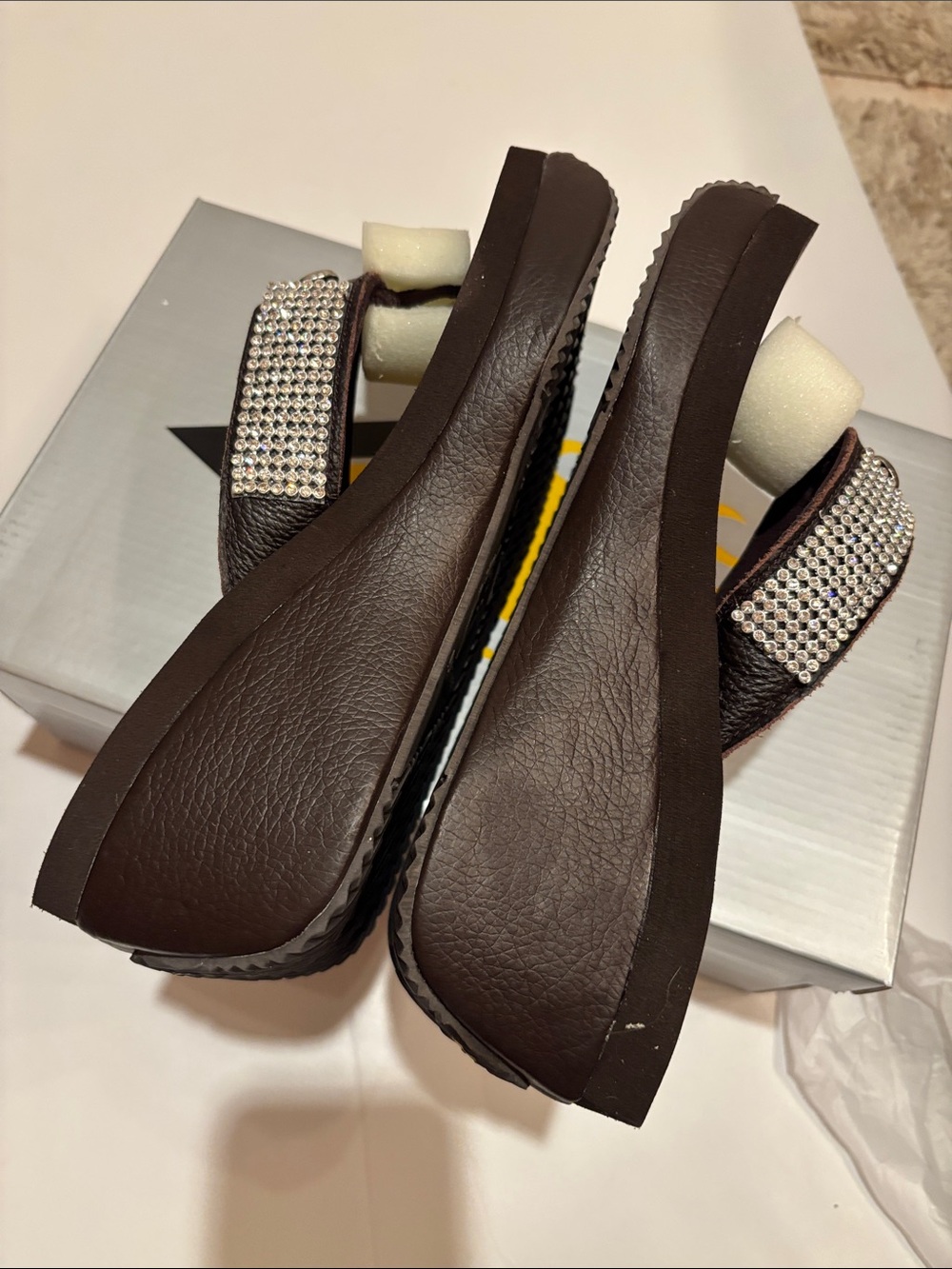 NWT Volatile Brown Rhinestone Wedge Sandals Melinda shoes thongs 6 gorgeous - Picture 4 of 9